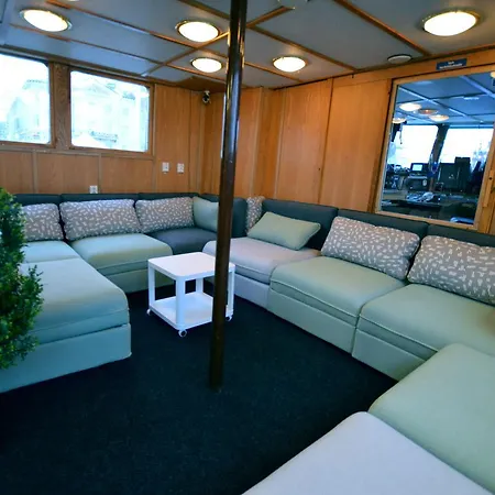 Botel Hotellilaiva Muikku Hotelboat Muikku Helsinki
